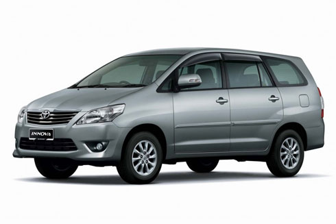 TOYOTA Innova 